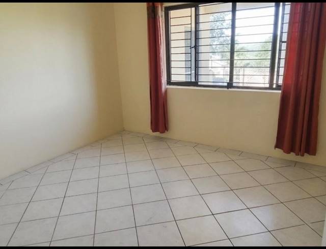 4 BEDROOM HOUSE FOR SALE IN CRAIGIEBURN